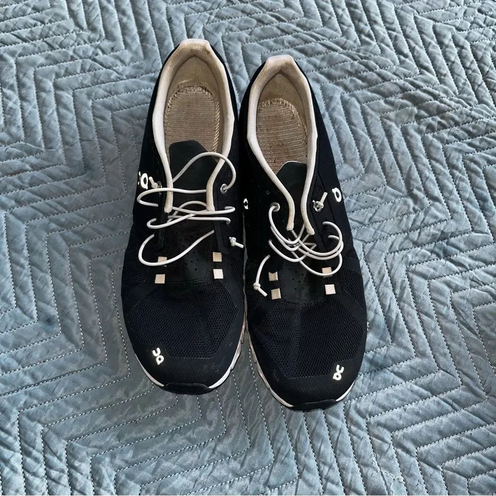 On Running Men's Cloud 5 Sneakers size 12